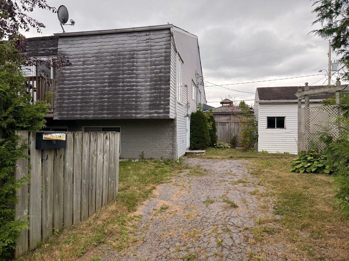 









44


Rue de Dubuisson

,
Gatineau (Gatineau),




QC
J8T5E1

