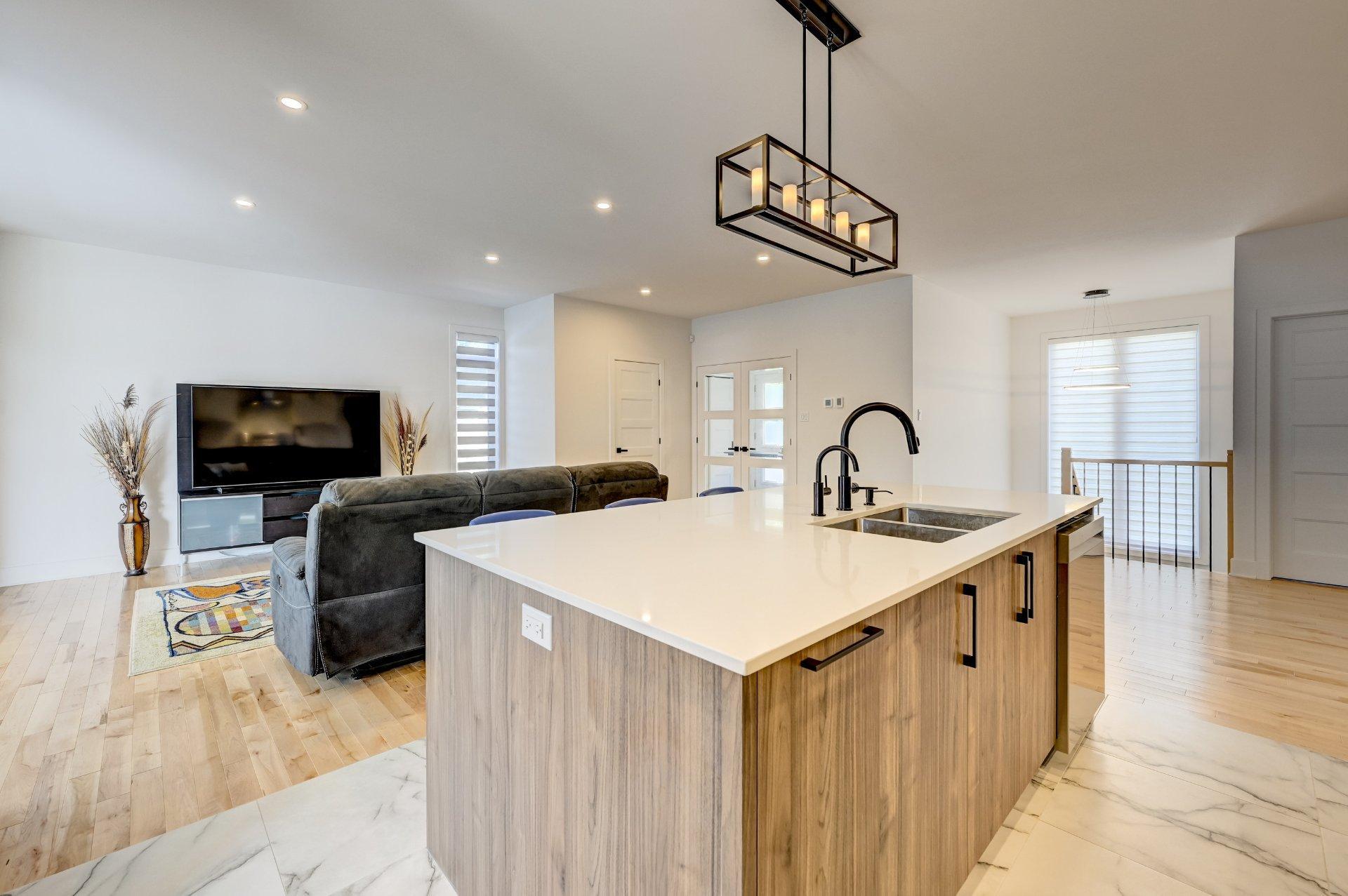 









5716


Rue Parizeau

,
Brossard,




QC
J4W1H7

