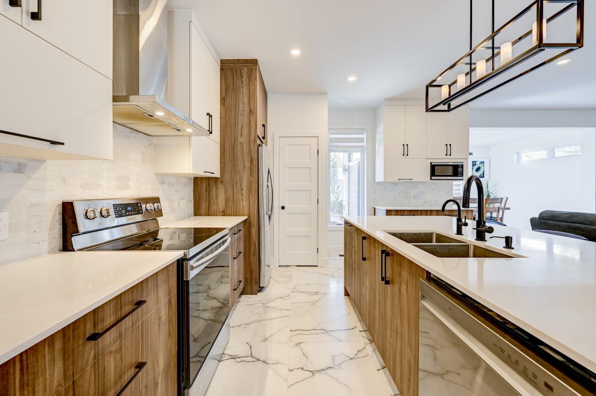 









5716


Rue Parizeau

,
Brossard,




QC
J4W1H7

