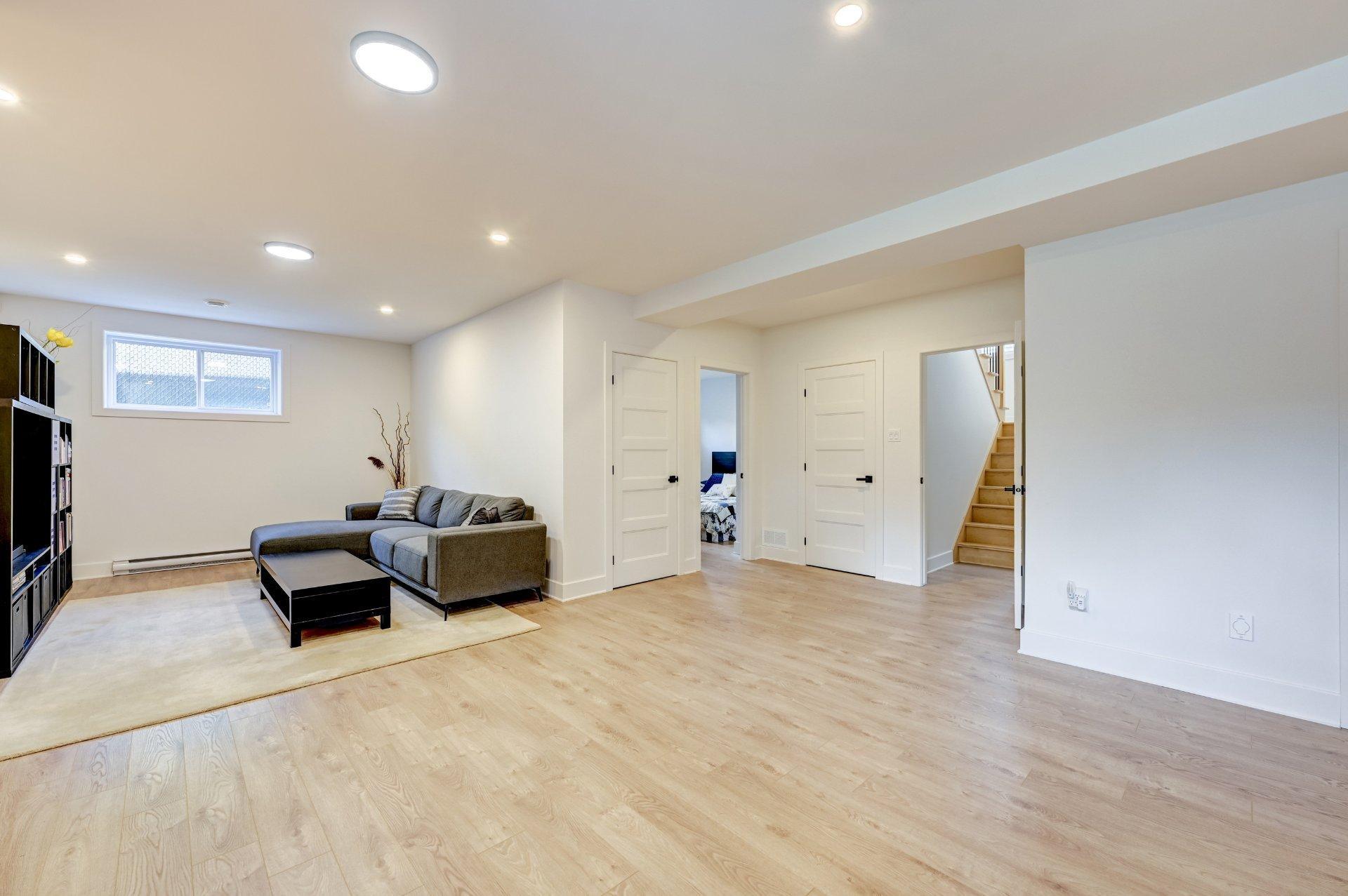 









5716


Rue Parizeau

,
Brossard,




QC
J4W1H7

