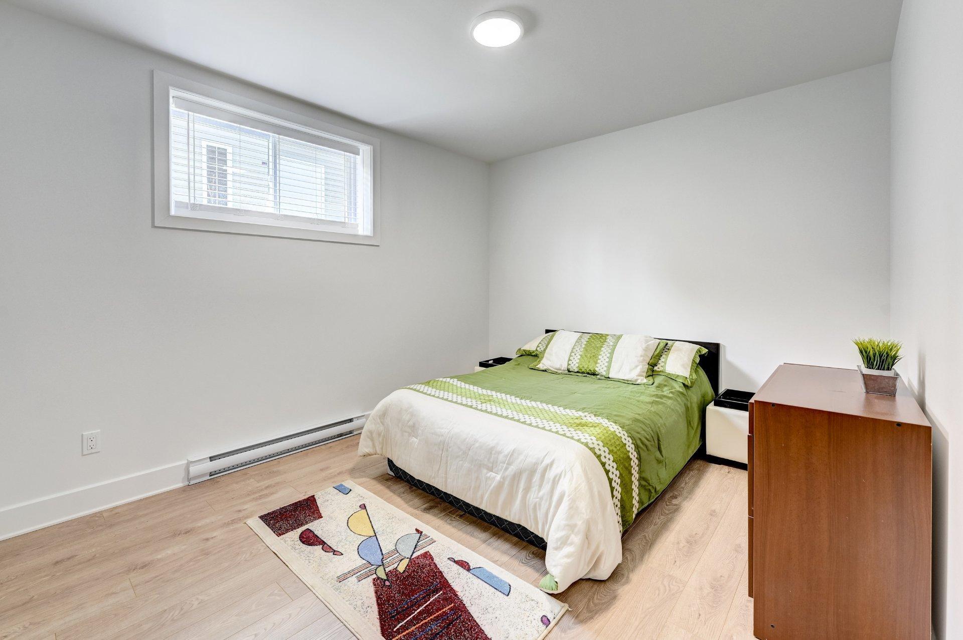 









5716


Rue Parizeau

,
Brossard,




QC
J4W1H7

