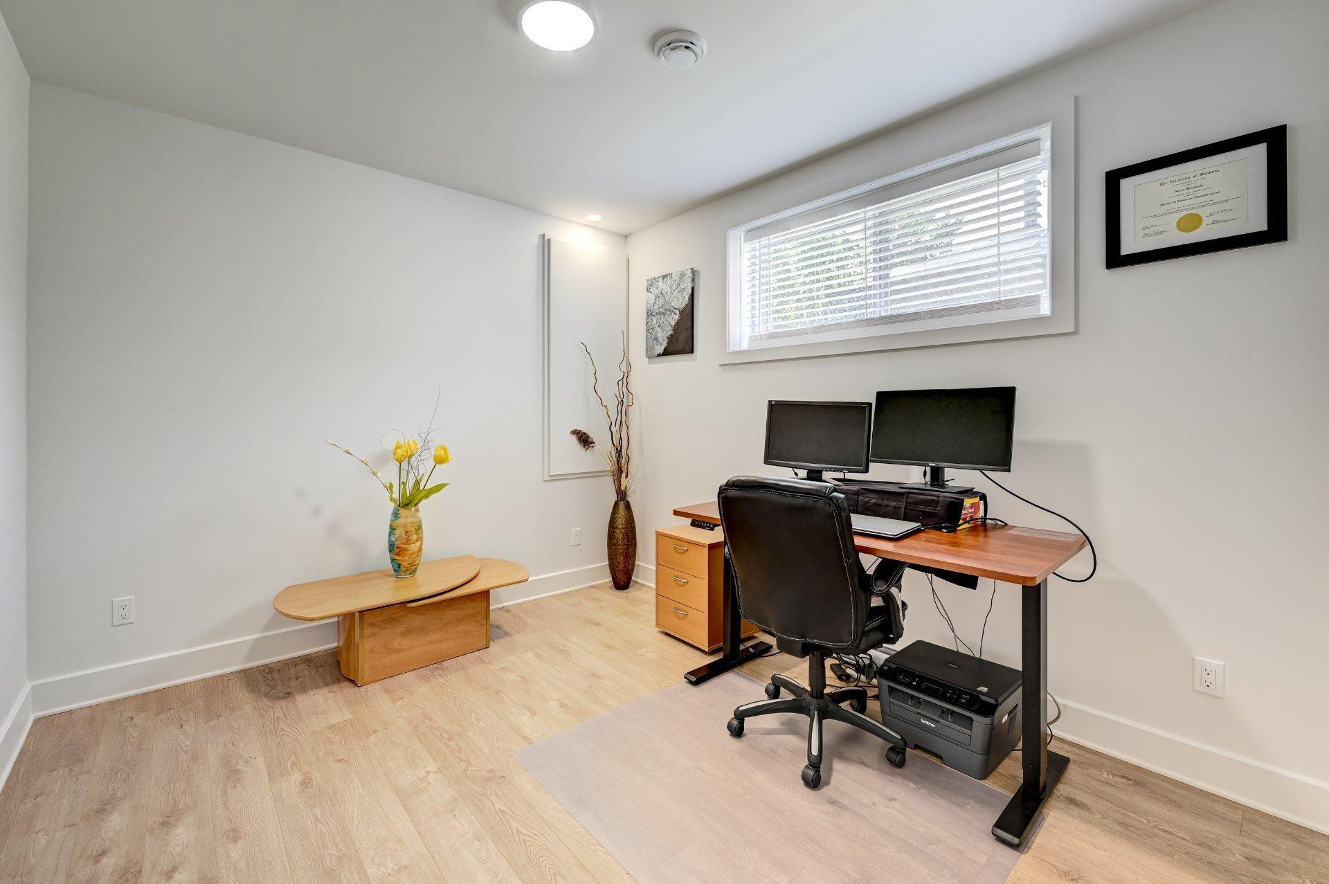 









5716


Rue Parizeau

,
Brossard,




QC
J4W1H7

