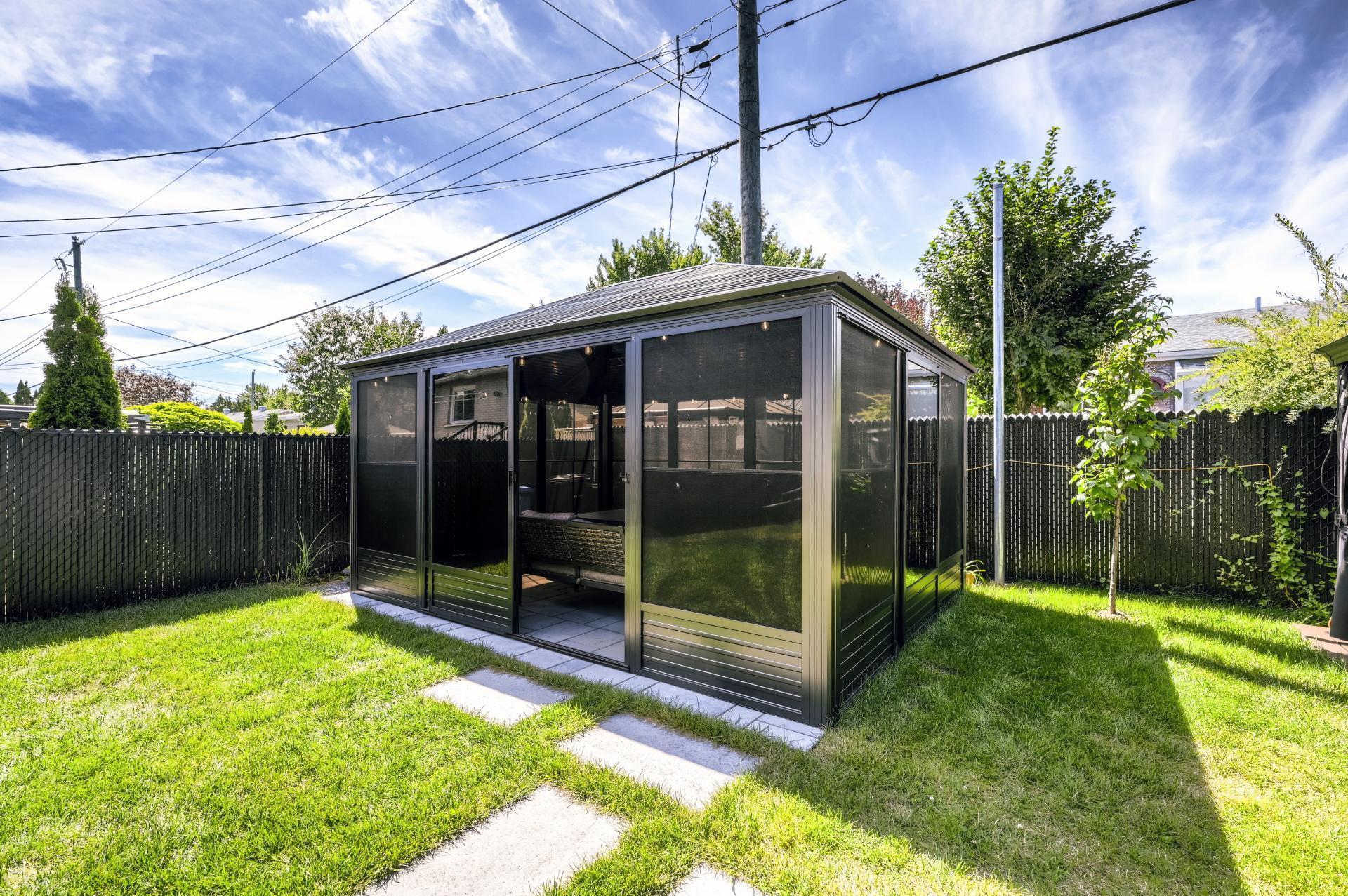 









5716


Rue Parizeau

,
Brossard,




QC
J4W1H7

