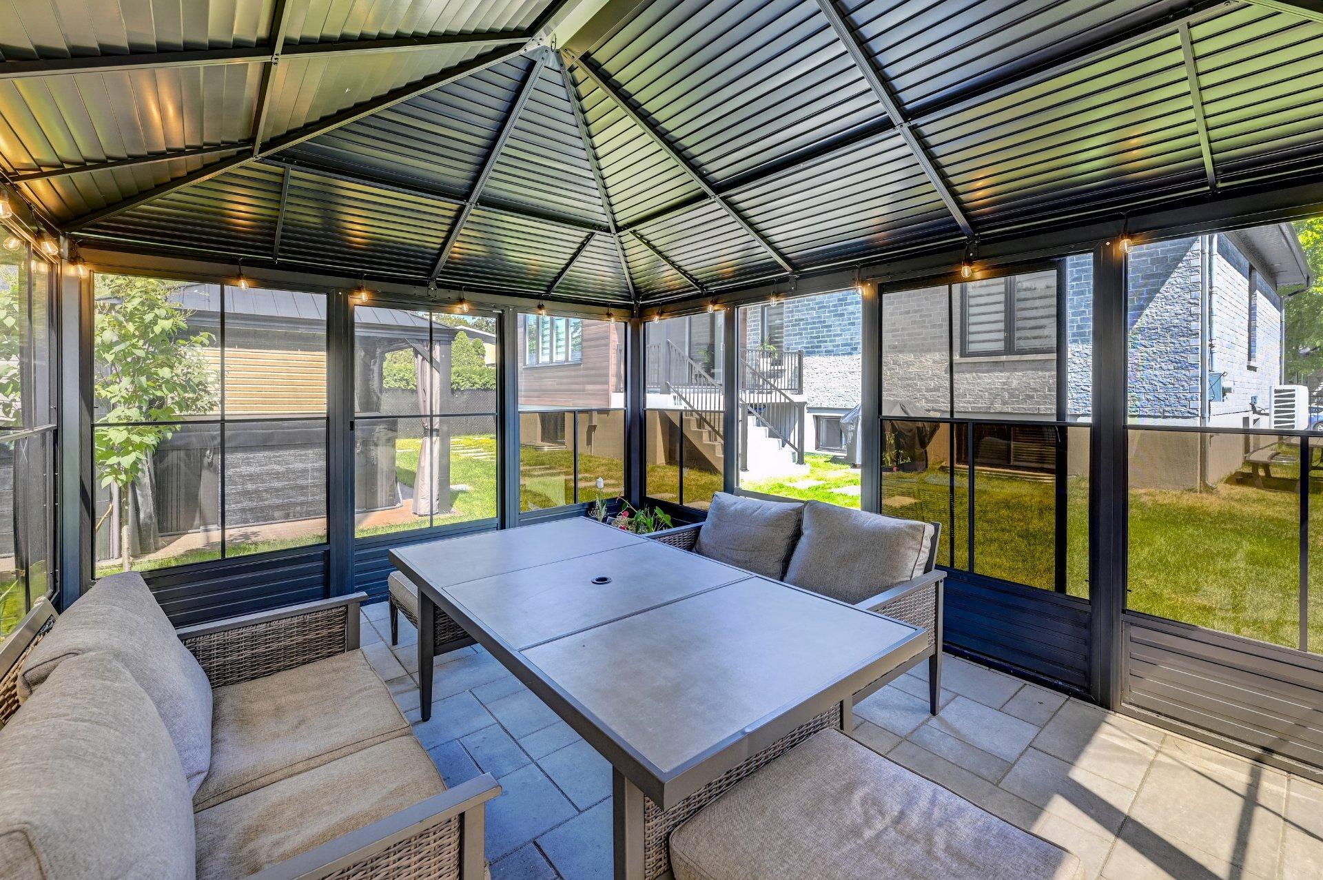 









5716


Rue Parizeau

,
Brossard,




QC
J4W1H7

