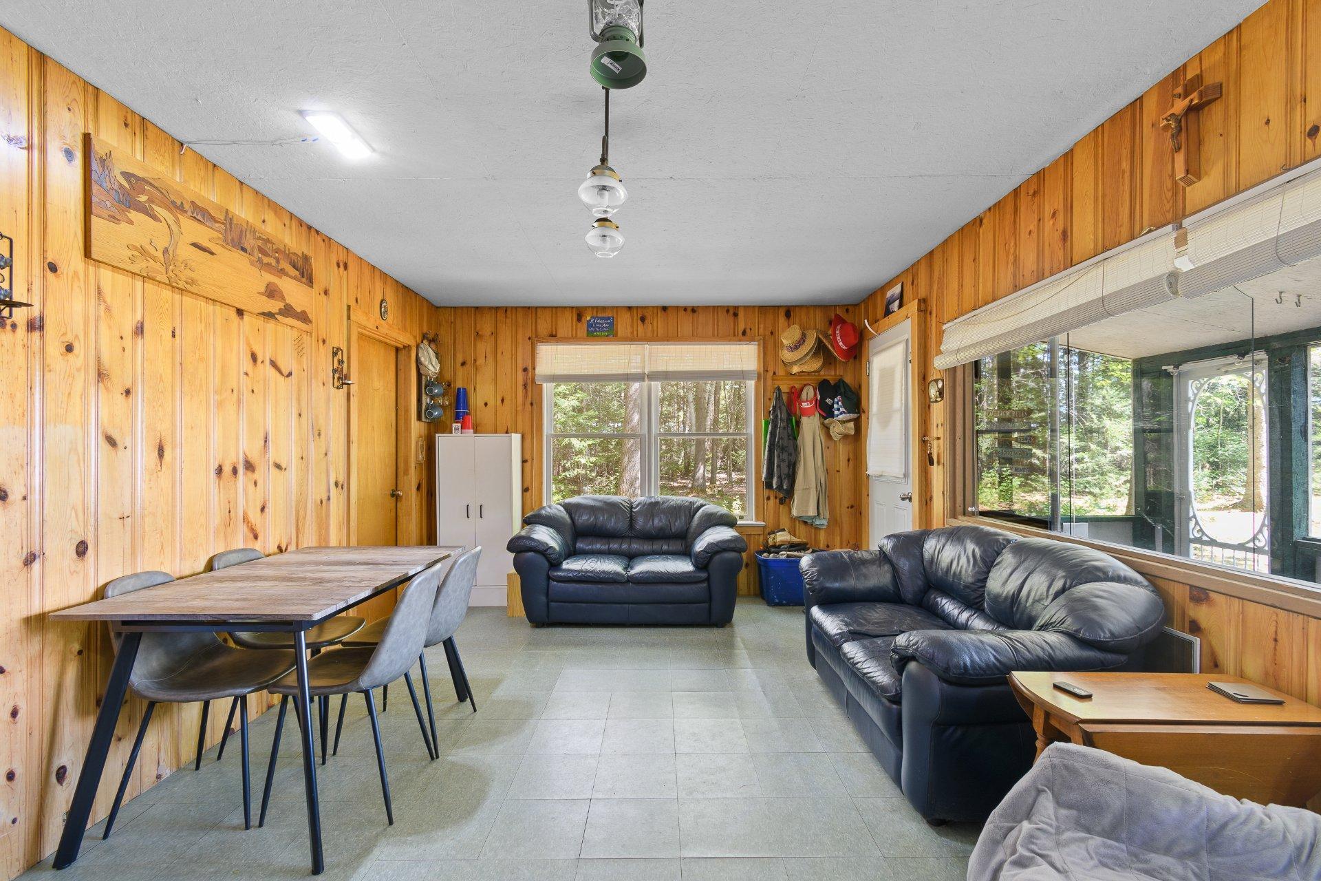 









1


Rue Non Disponible-Unavailable

,
Otter Lake,




QC
J0X2P0

