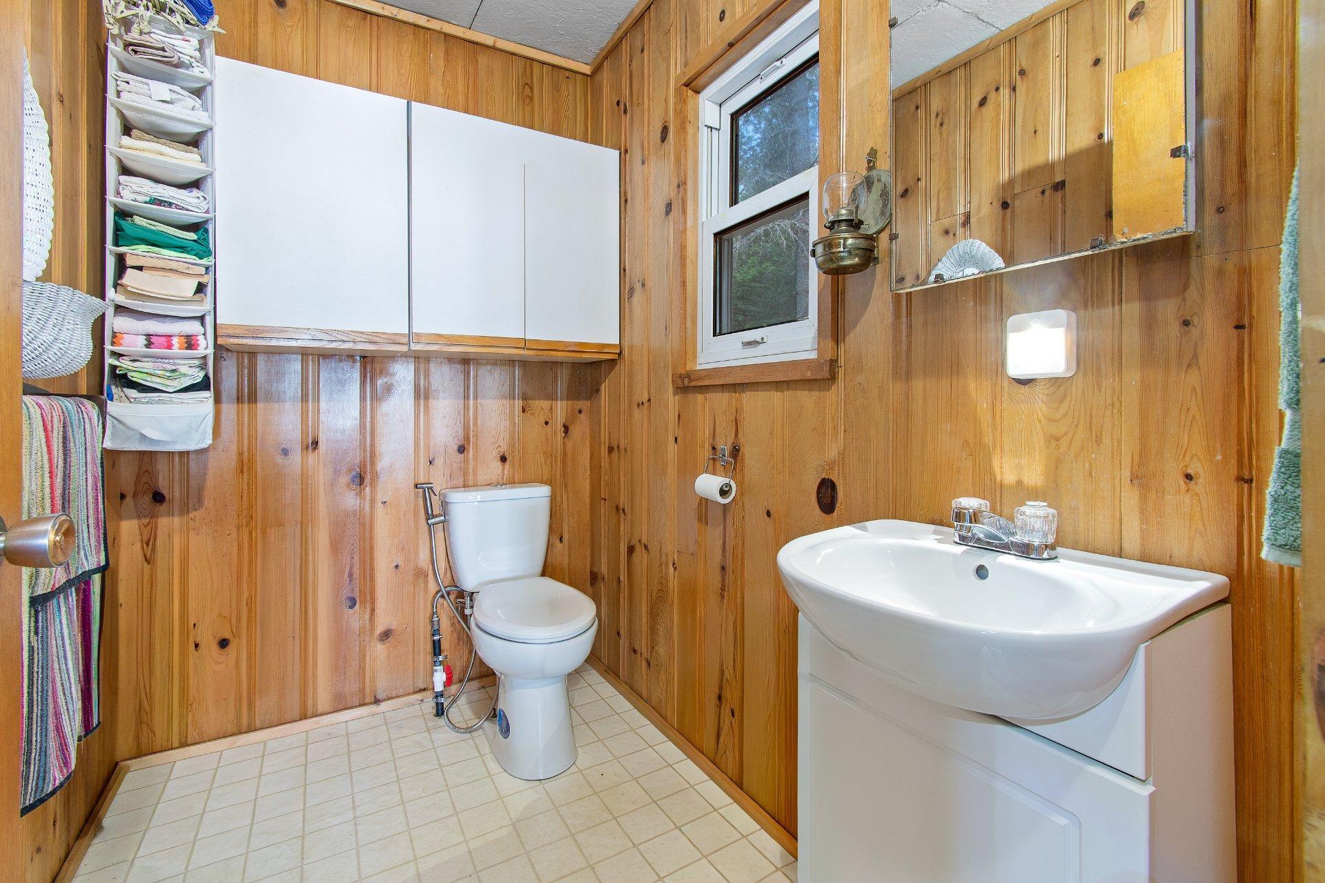 









1


Rue Non Disponible-Unavailable

,
Otter Lake,




QC
J0X2P0

