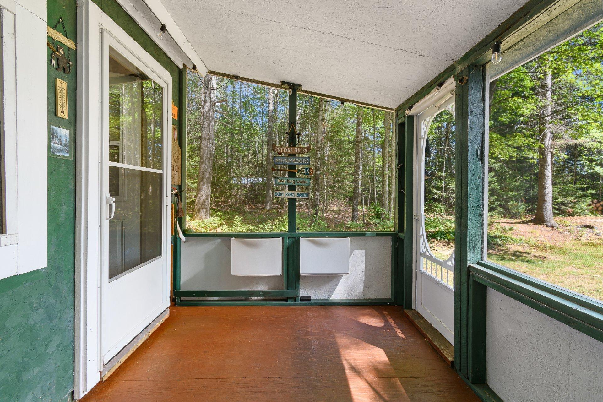 









1


Rue Non Disponible-Unavailable

,
Otter Lake,




QC
J0X2P0

