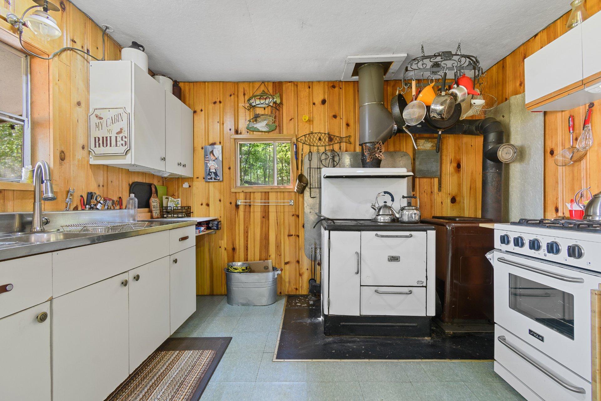 









1


Rue Non Disponible-Unavailable

,
Otter Lake,




QC
J0X2P0

