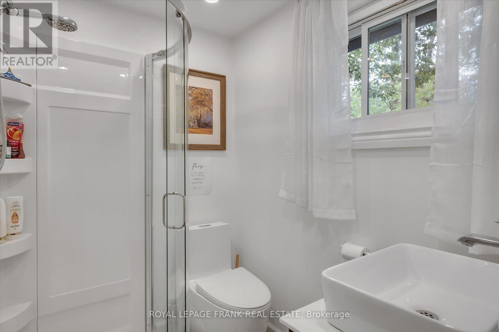 












3571 HARBOUR POINT LANE

,
Selwyn,




Ontario
K0L2H0

