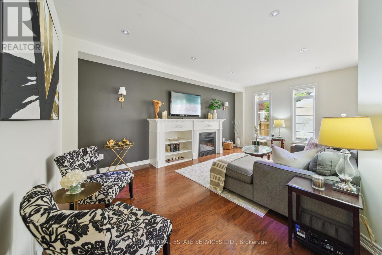 












3150 TRAILSIDE DRIVE

,
Oakville,




Ontario
L6M0P6

