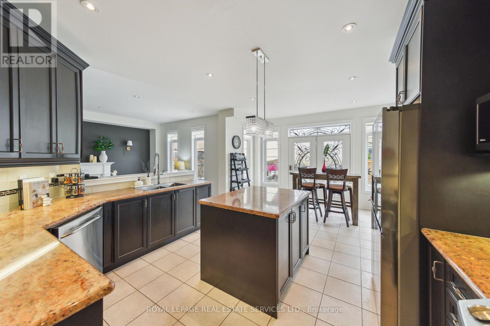 












3150 TRAILSIDE DRIVE

,
Oakville,




Ontario
L6M0P6

