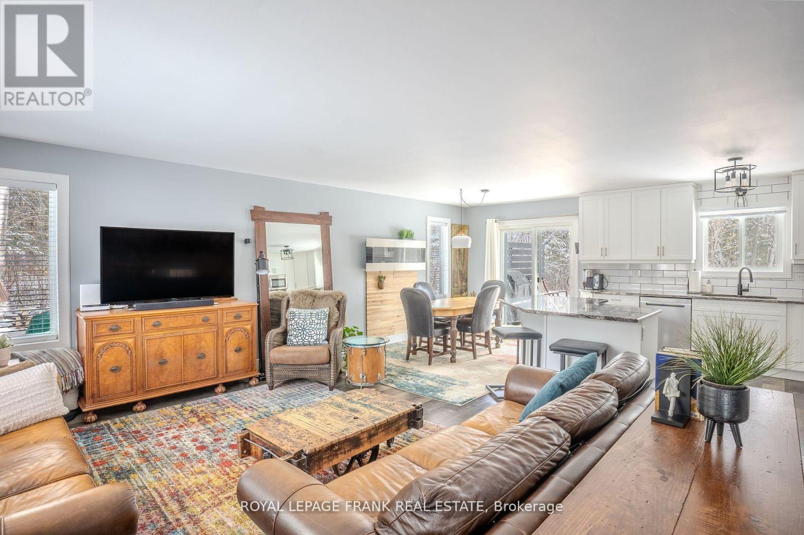 












94 COUNTY ROAD 36

,
Trent Lakes,




Ontario
K0M1A0

