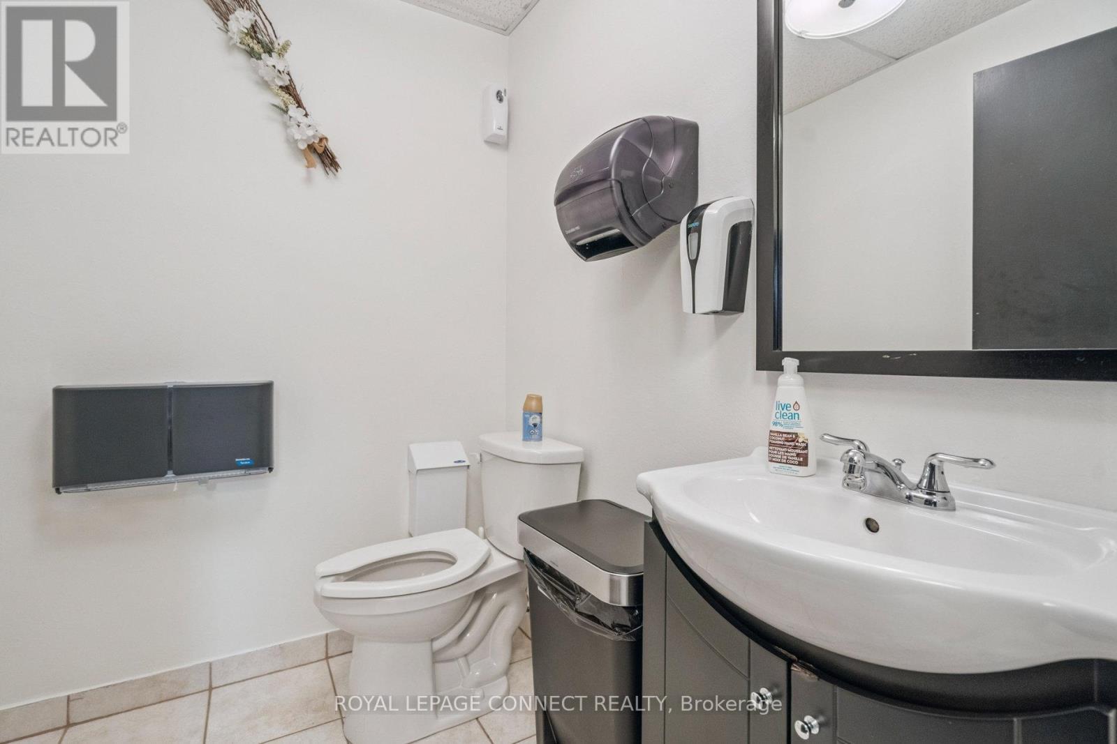 












3751 KING STREET

,
Lincoln,




Ontario
L0R2C0


