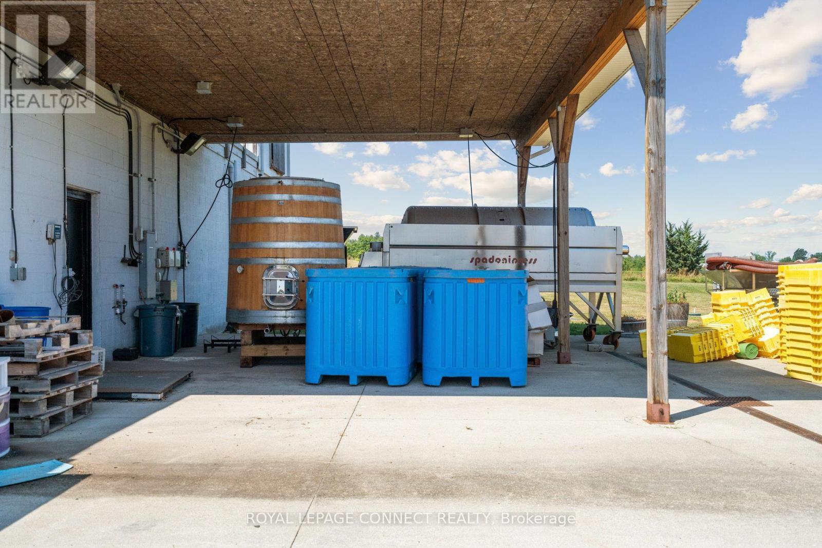 












3751 KING STREET

,
Lincoln,




Ontario
L0R2C0

