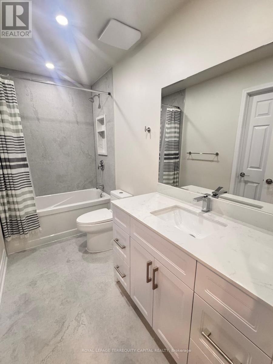 












UPPER - 344 EDGEHILL DRIVE

,
Barrie,




Ontario
L4N9X4


