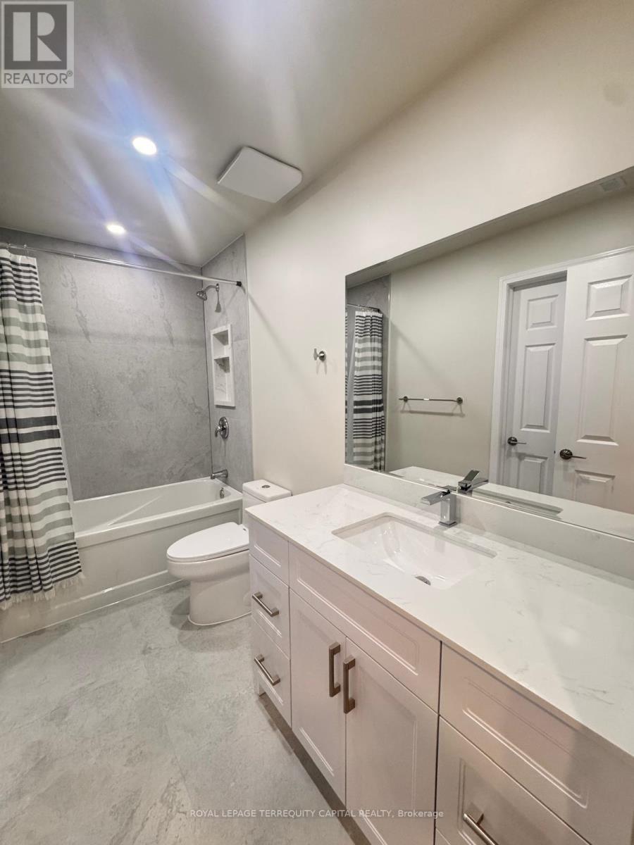 












UPPER - 344 EDGEHILL DRIVE

,
Barrie,




Ontario
L4N9X4

