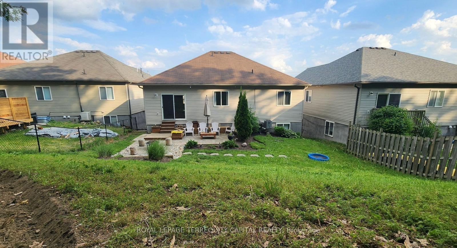 












UPPER - 344 EDGEHILL DRIVE

,
Barrie,




Ontario
L4N9X4

