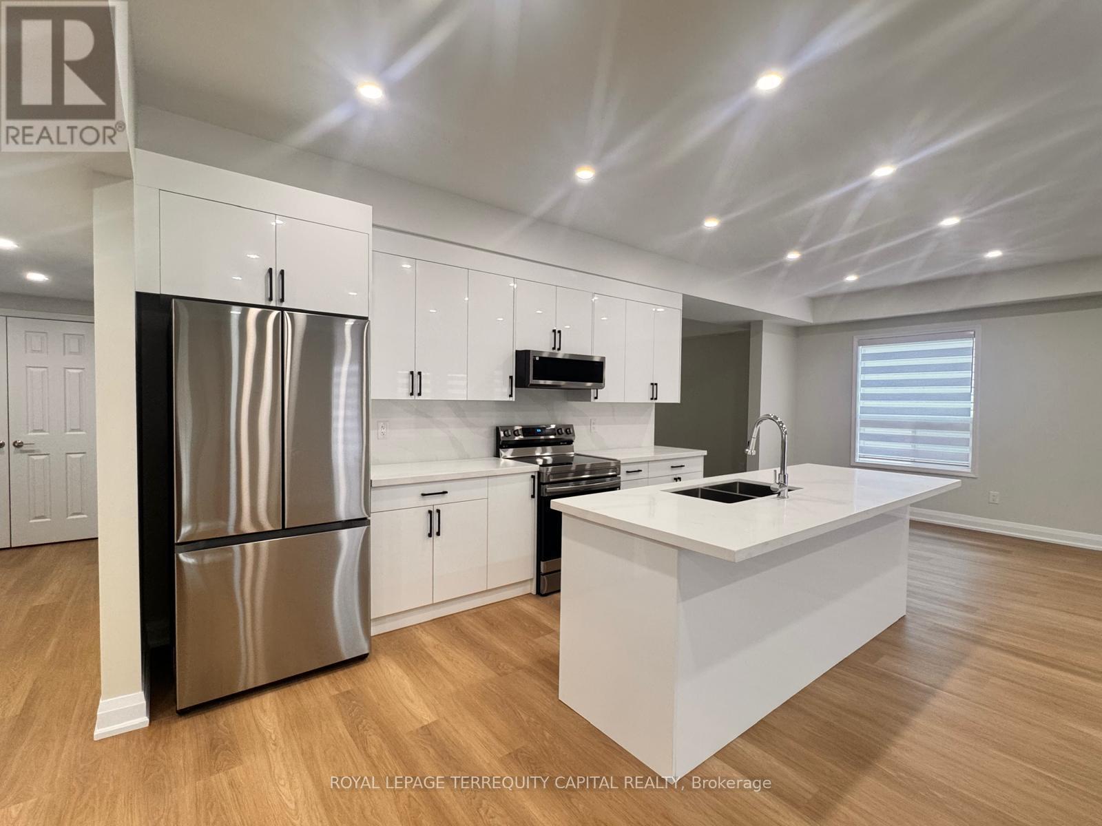 












UPPER - 344 EDGEHILL DRIVE

,
Barrie,




Ontario
L4N9X4

