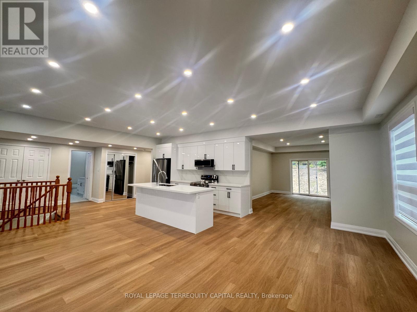 












UPPER - 344 EDGEHILL DRIVE

,
Barrie,




Ontario
L4N9X4

