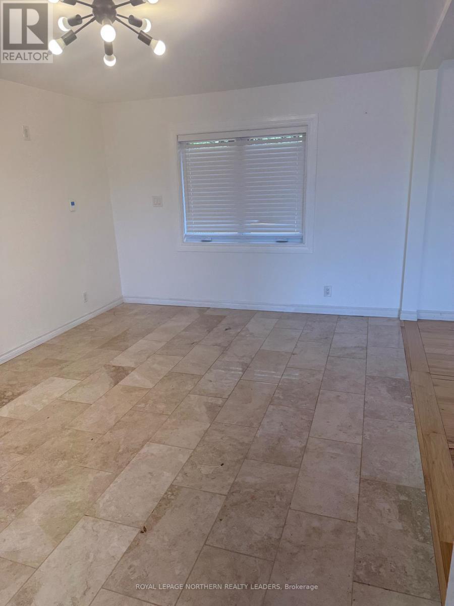 












84 BROUSSEAU AVENUE

,
Timmins (TNE - North),




Ontario
P4N5Y2

