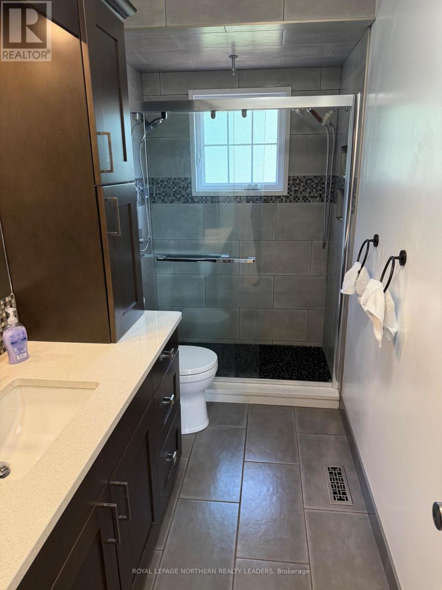 












84 BROUSSEAU AVENUE

,
Timmins (TNE - North),




Ontario
P4N5Y2


