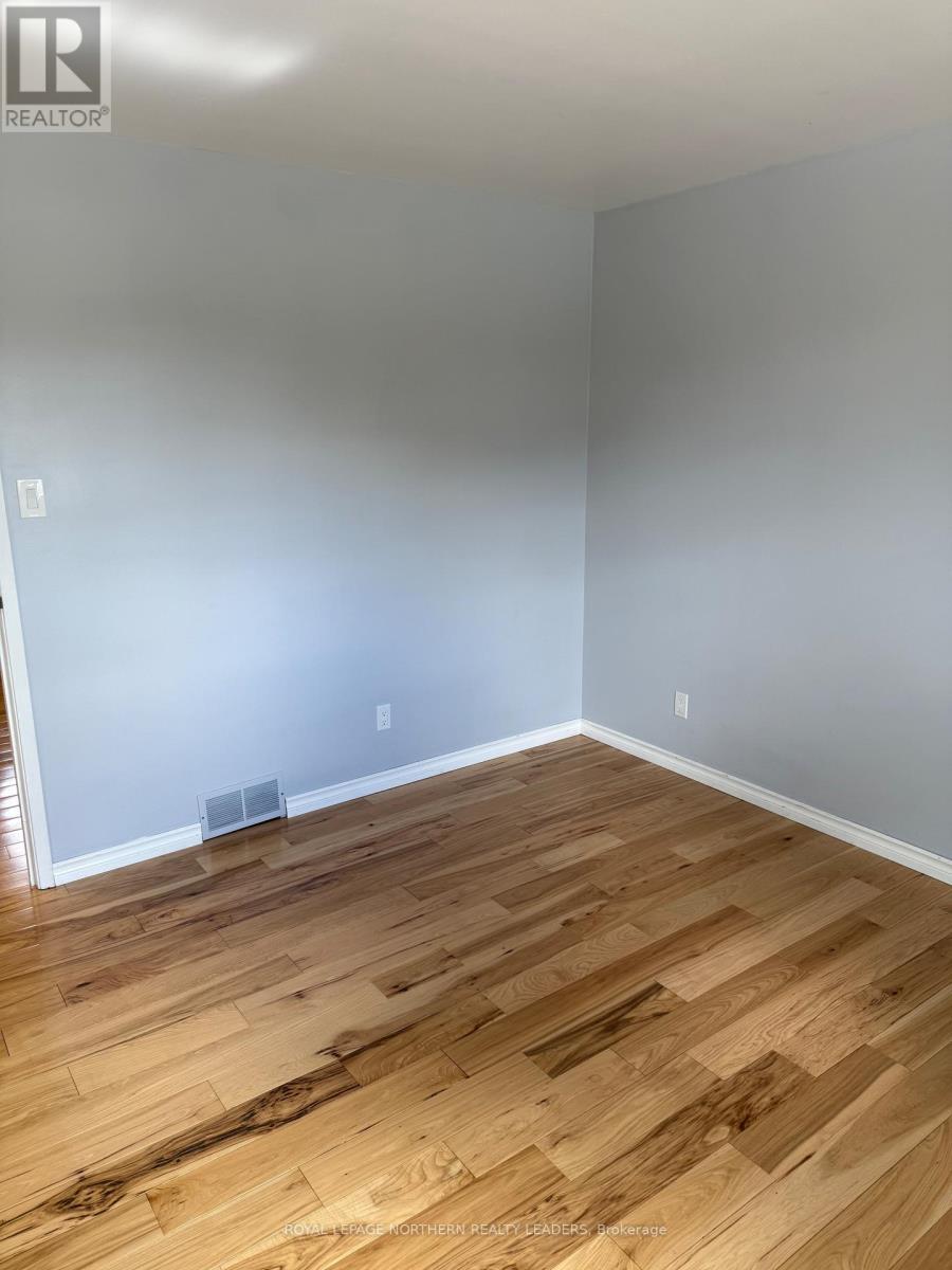 












84 BROUSSEAU AVENUE

,
Timmins (TNE - North),




Ontario
P4N5Y2

