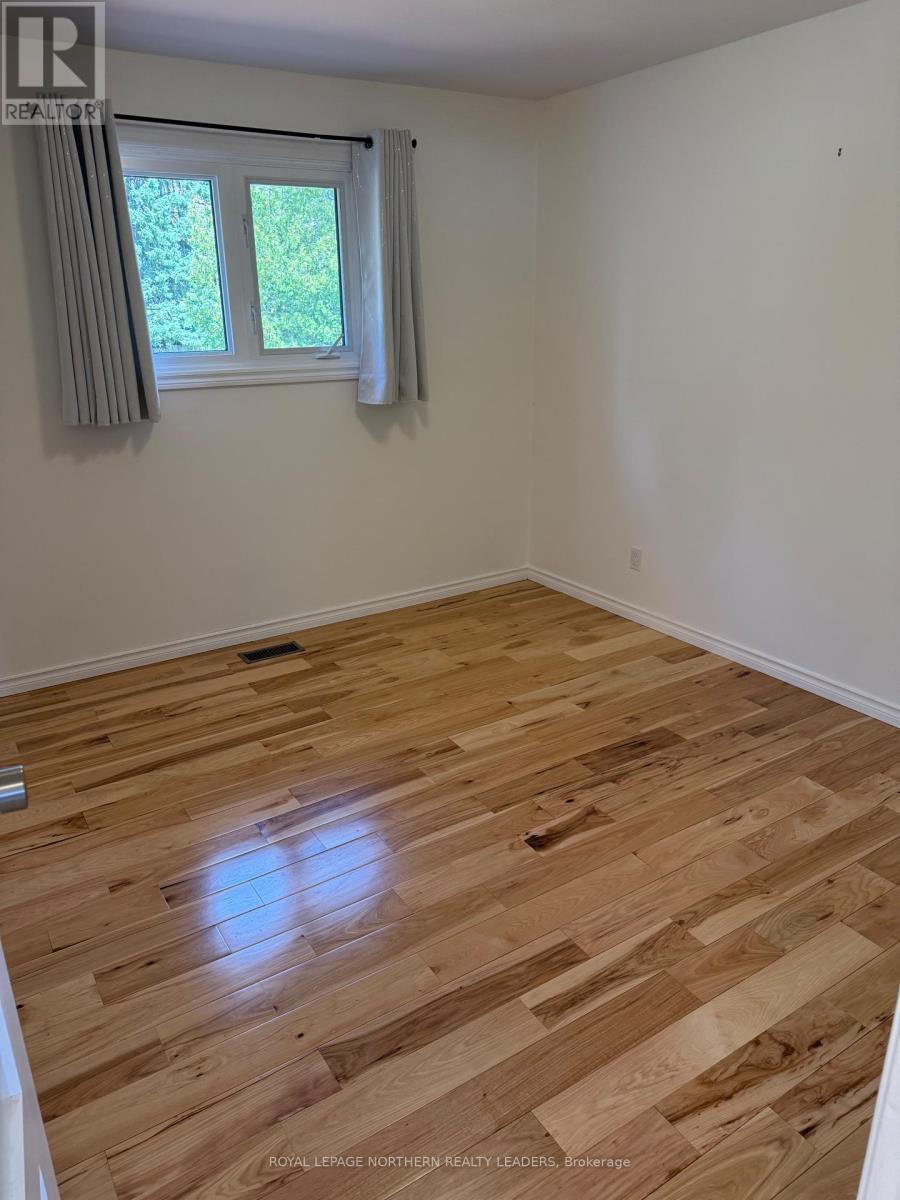 












84 BROUSSEAU AVENUE

,
Timmins (TNE - North),




Ontario
P4N5Y2

