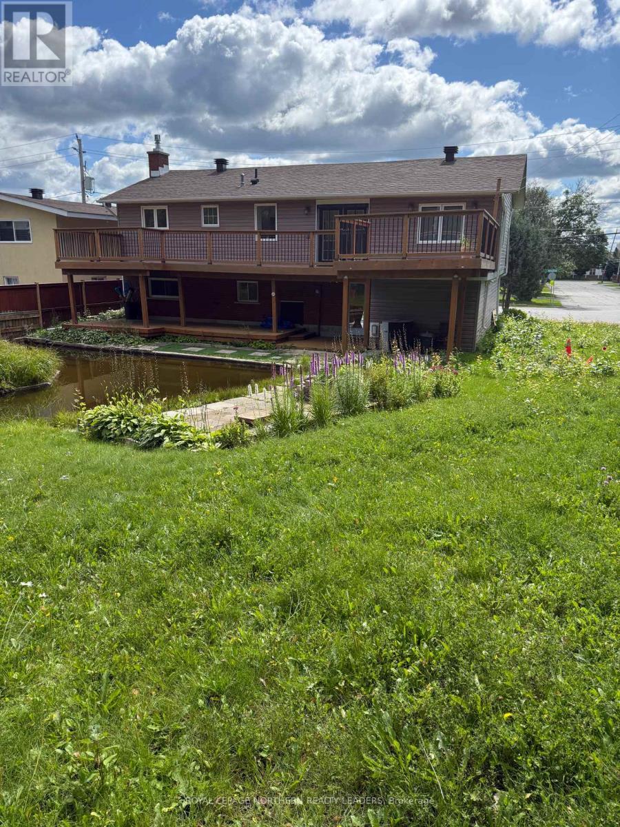 












84 BROUSSEAU AVENUE

,
Timmins (TNE - North),




Ontario
P4N5Y2


