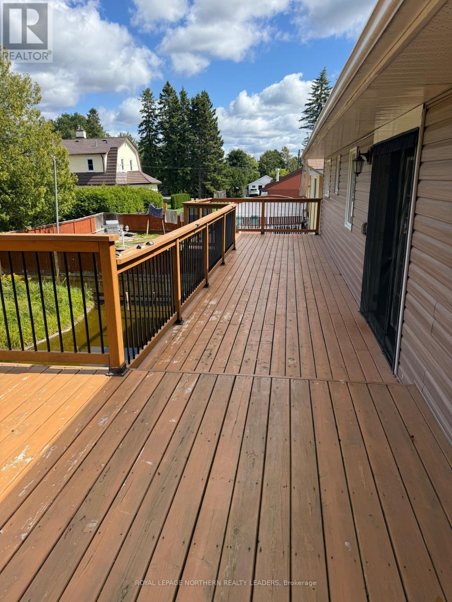 












84 BROUSSEAU AVENUE

,
Timmins (TNE - North),




Ontario
P4N5Y2

