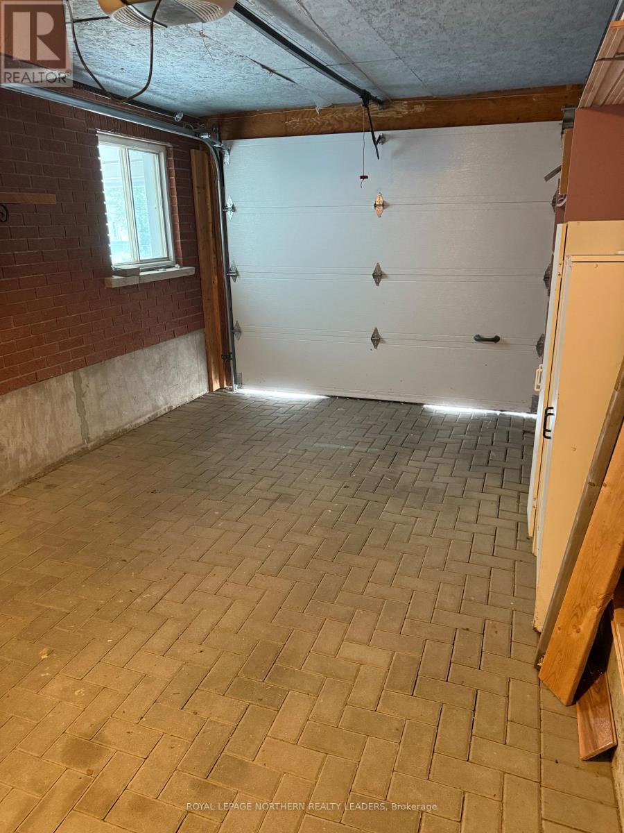 












84 BROUSSEAU AVENUE

,
Timmins (TNE - North),




Ontario
P4N5Y2

