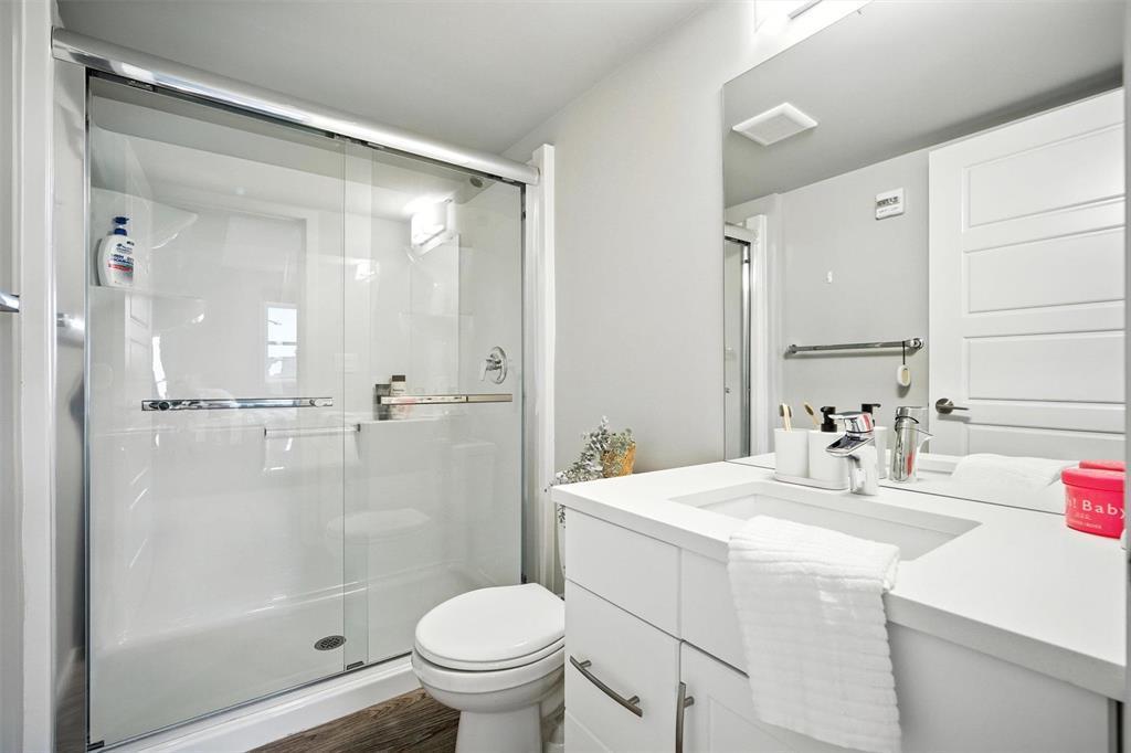 












330 670 Hugo Street

,
Winnipeg,




Manitoba
R3L0P8

