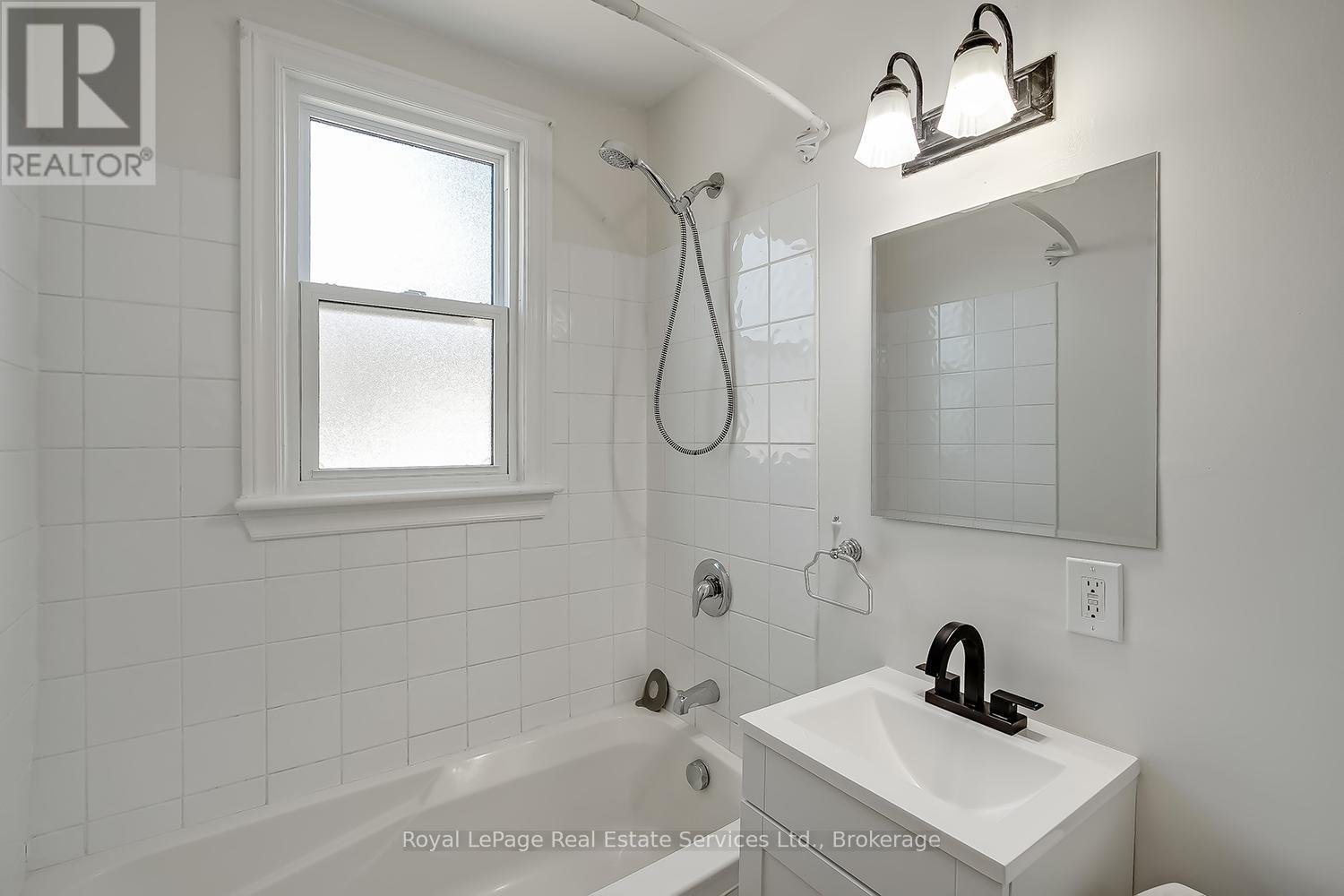












MAIN - 235 EAST 21ST STREET

,
Hamilton (Eastmount),




Ontario
L8V2T6

