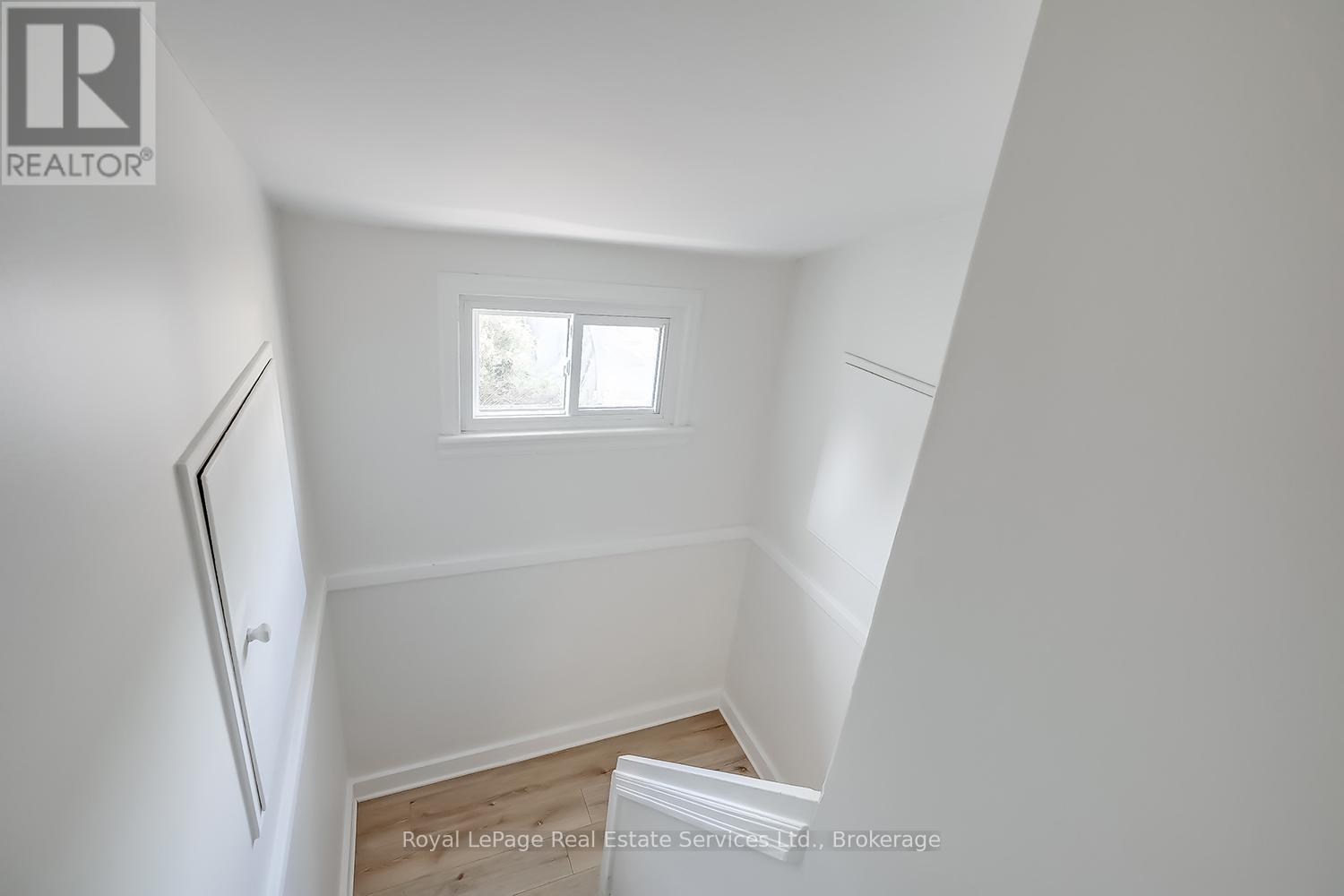 












MAIN - 235 EAST 21ST STREET

,
Hamilton (Eastmount),




Ontario
L8V2T6

