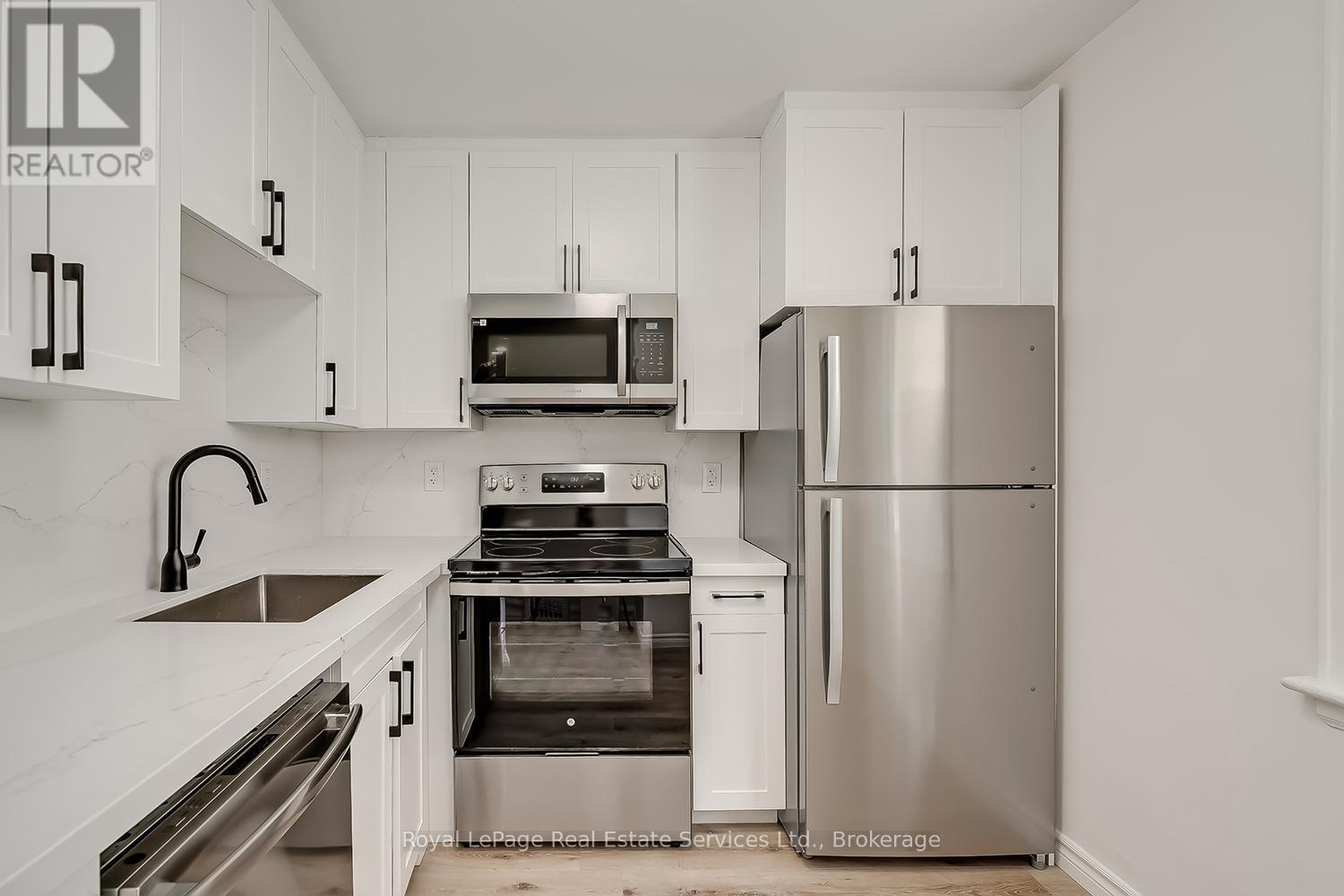 












MAIN - 235 EAST 21ST STREET

,
Hamilton (Eastmount),




Ontario
L8V2T6

