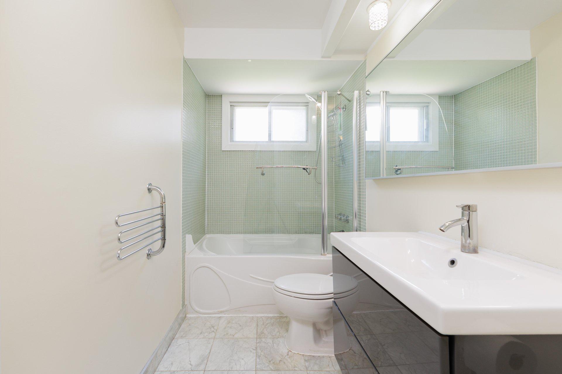 









4351


Rue Graham

,
Montréal (Pierrefonds-Roxboro),




QC
H9H2B9

