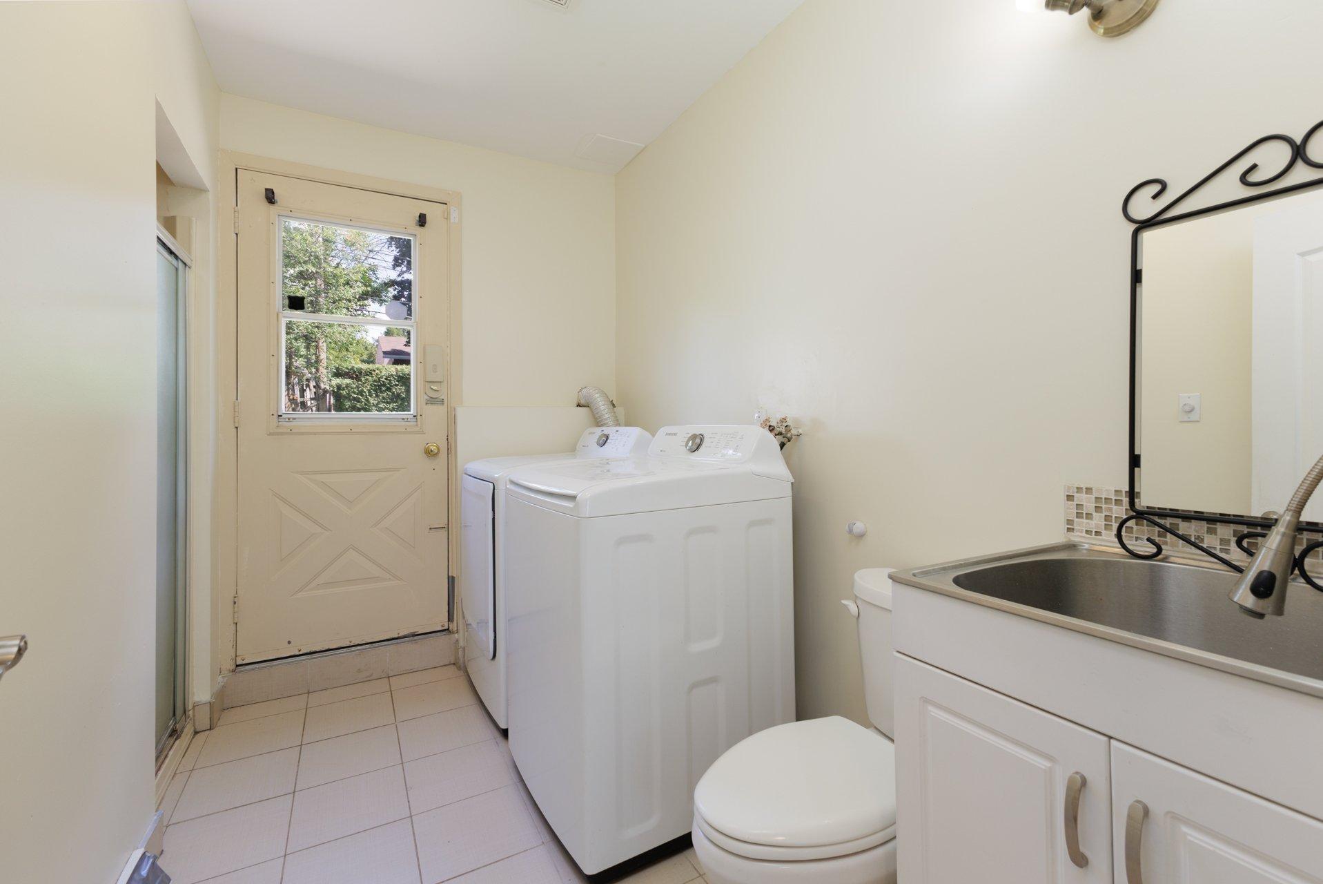 









4351


Rue Graham

,
Montréal (Pierrefonds-Roxboro),




QC
H9H2B9

