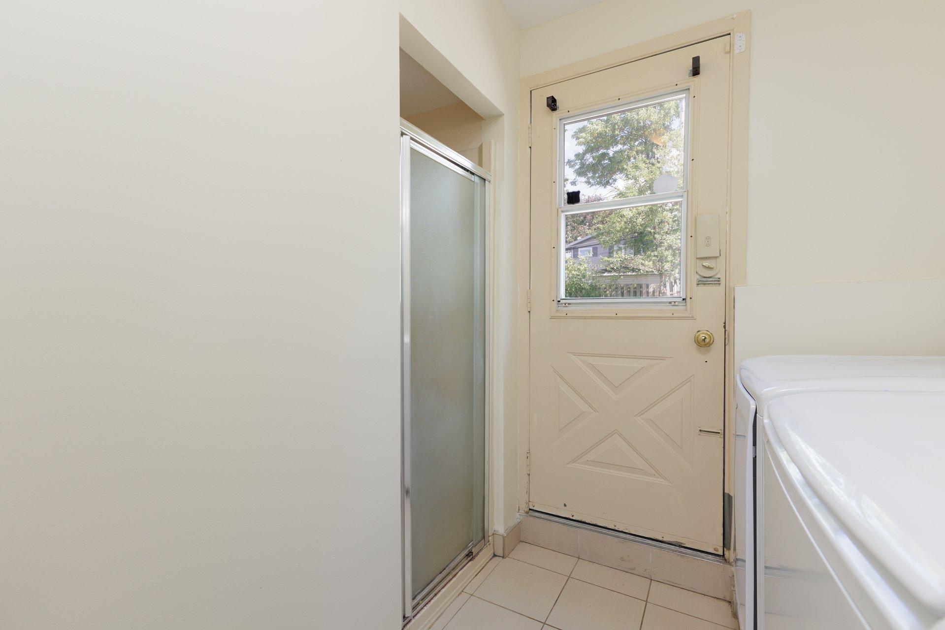 









4351


Rue Graham

,
Montréal (Pierrefonds-Roxboro),




QC
H9H2B9

