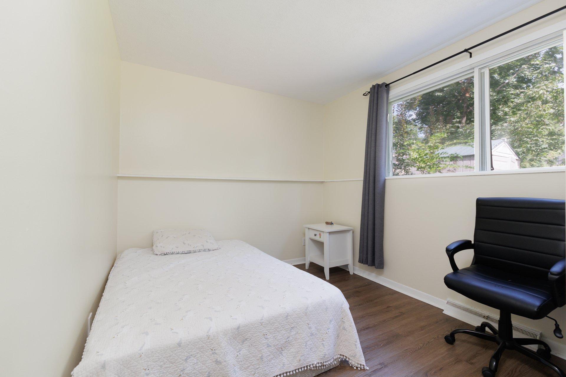 









4351


Rue Graham

,
Montréal (Pierrefonds-Roxboro),




QC
H9H2B9

