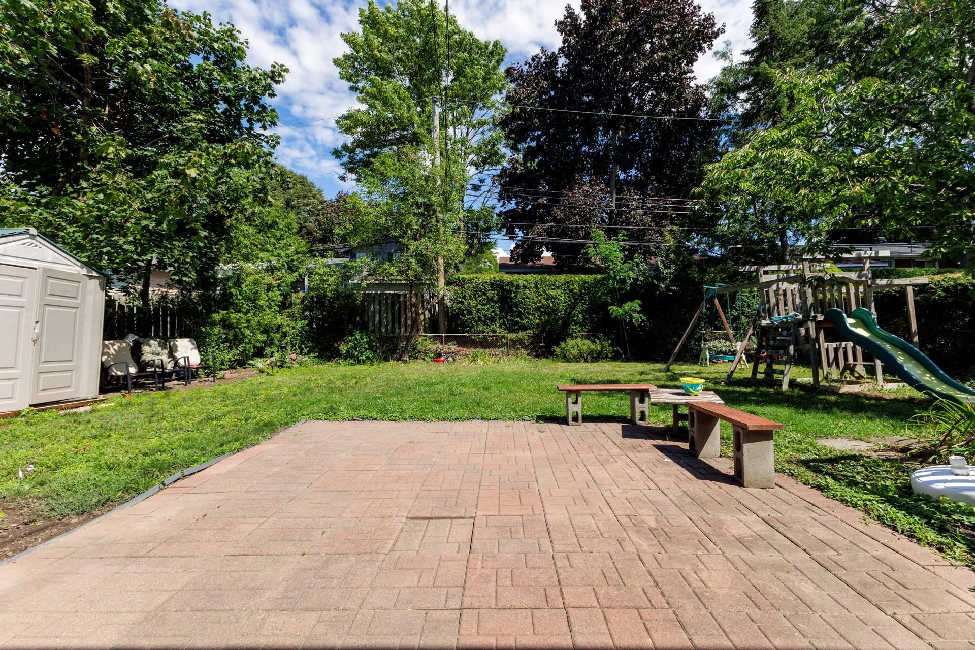 









4351


Rue Graham

,
Montréal (Pierrefonds-Roxboro),




QC
H9H2B9

