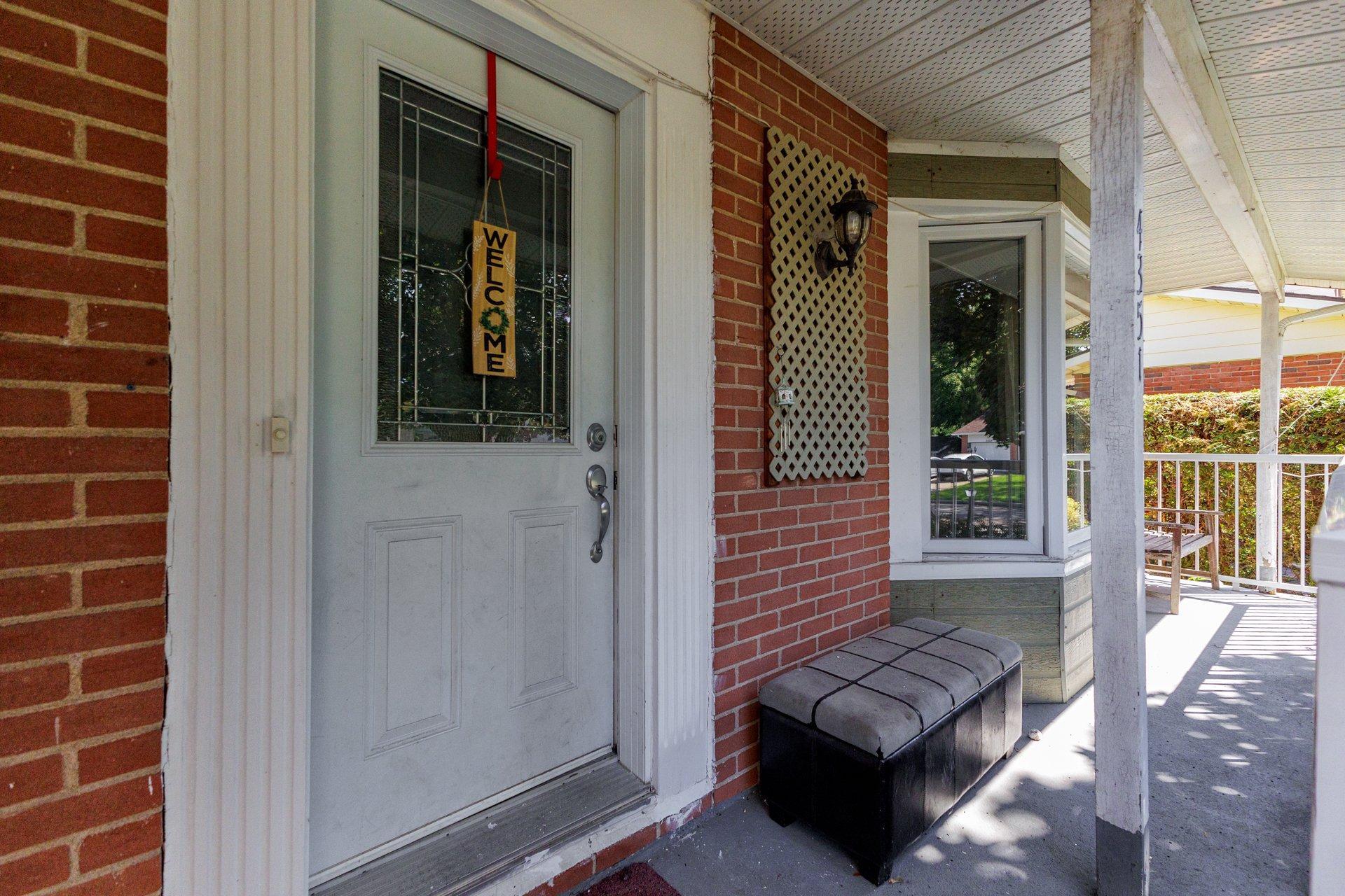 









4351


Rue Graham

,
Montréal (Pierrefonds-Roxboro),




QC
H9H2B9

