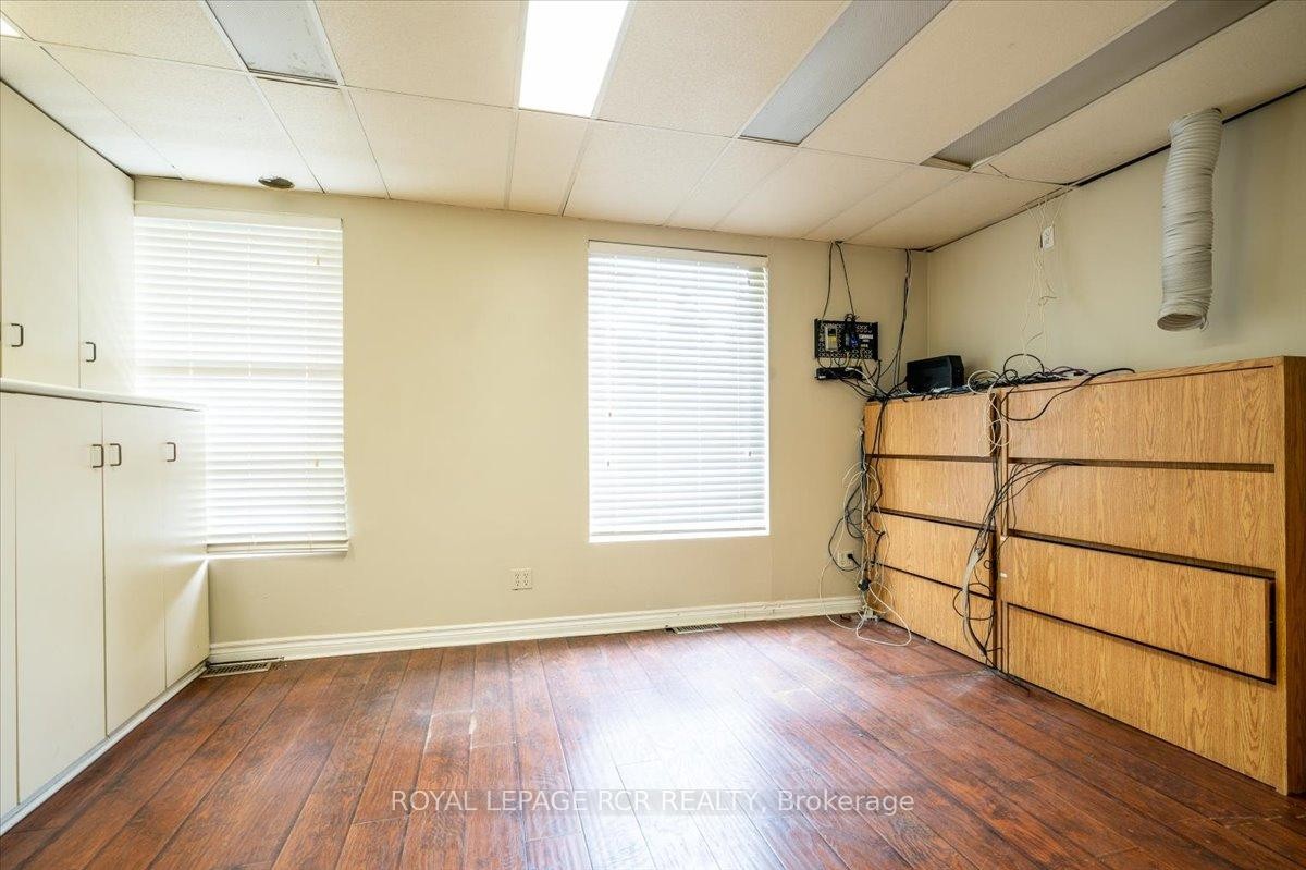 









355


Dissette

Street,
Bradford West Gwillimbury,




ON
L3Z 3G9

