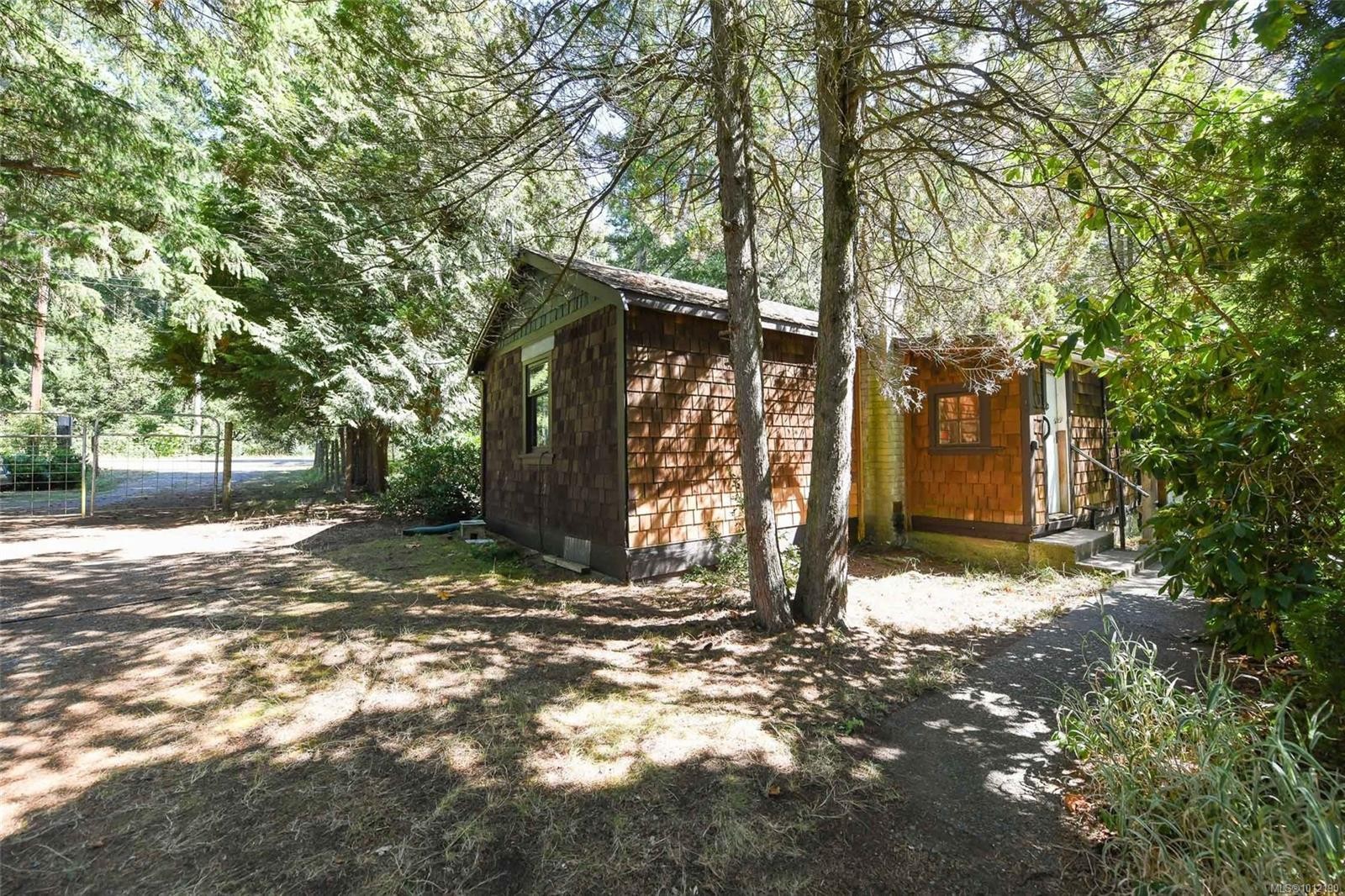 









5835


Island

Hwy North,
Courtenay,




BC
V9J 1T3

