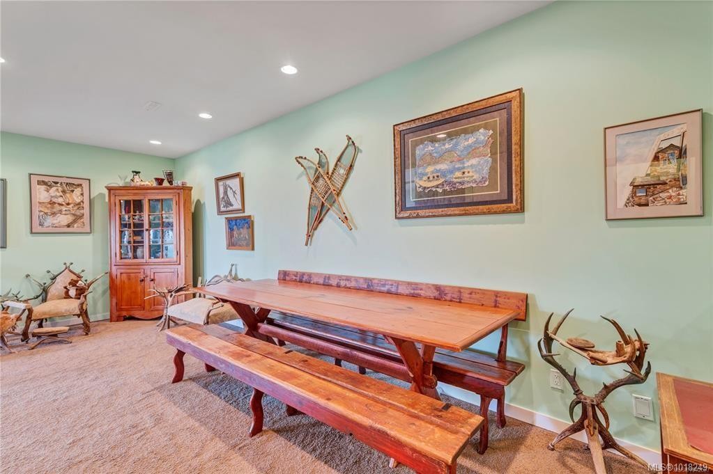 









253


Alder

St South,
Campbell River,




BC
V9W 2M9

