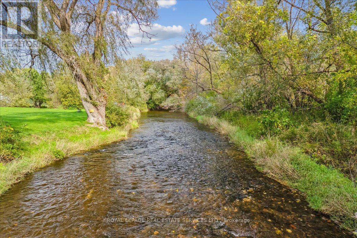 












9 WALKERS LINE

,
Burlington,







Ontario
L7M4G1

