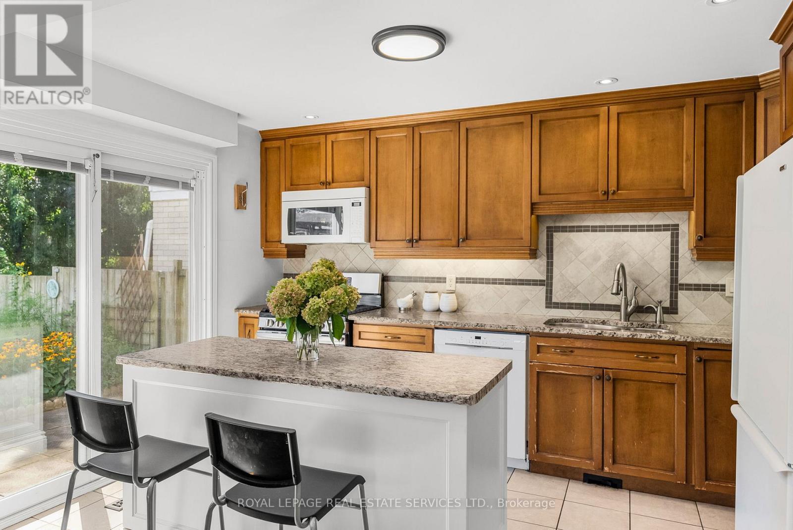 












2 MANGROVE ROAD

,
Brampton,




Ontario
L6S3Y1

