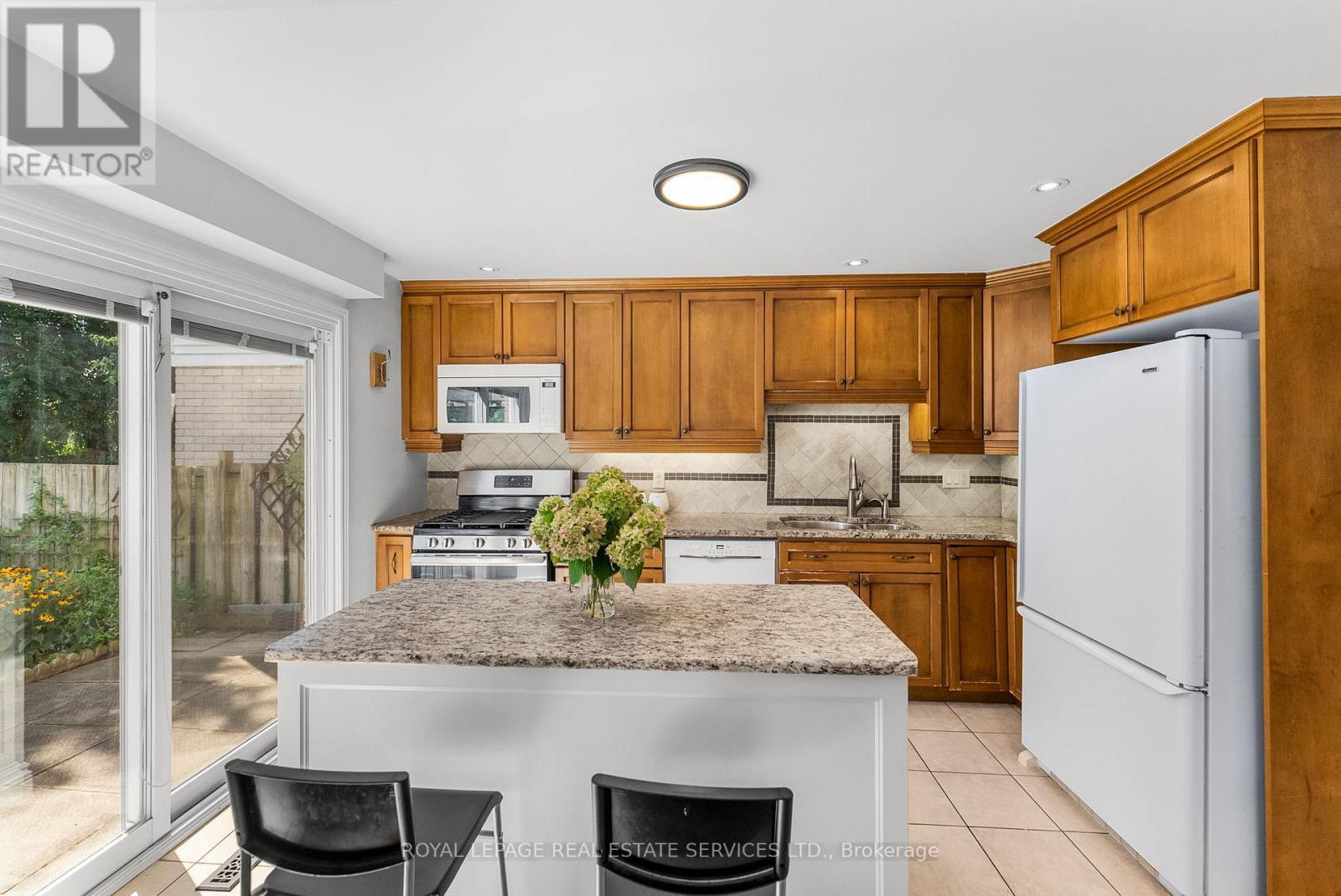 












2 MANGROVE ROAD

,
Brampton,




Ontario
L6S3Y1

