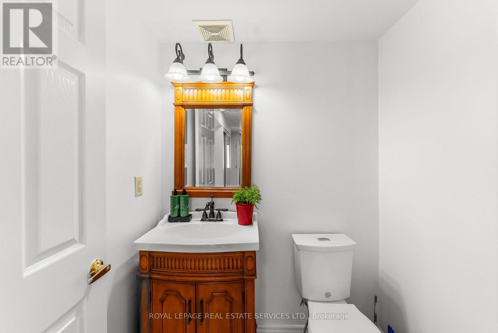 












2 MANGROVE ROAD

,
Brampton,




Ontario
L6S3Y1

