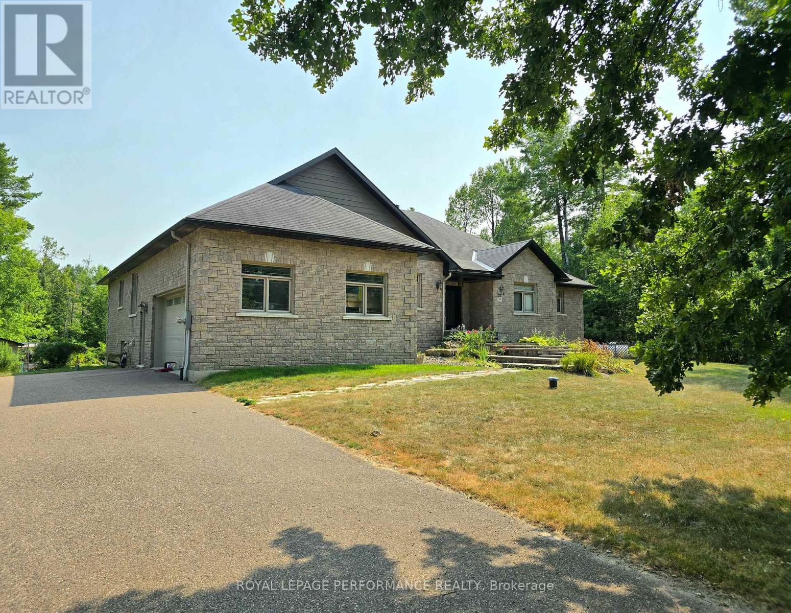 












78 EILEEN STREET

,
Laurentian Valley,




Ontario
K8A6W2

