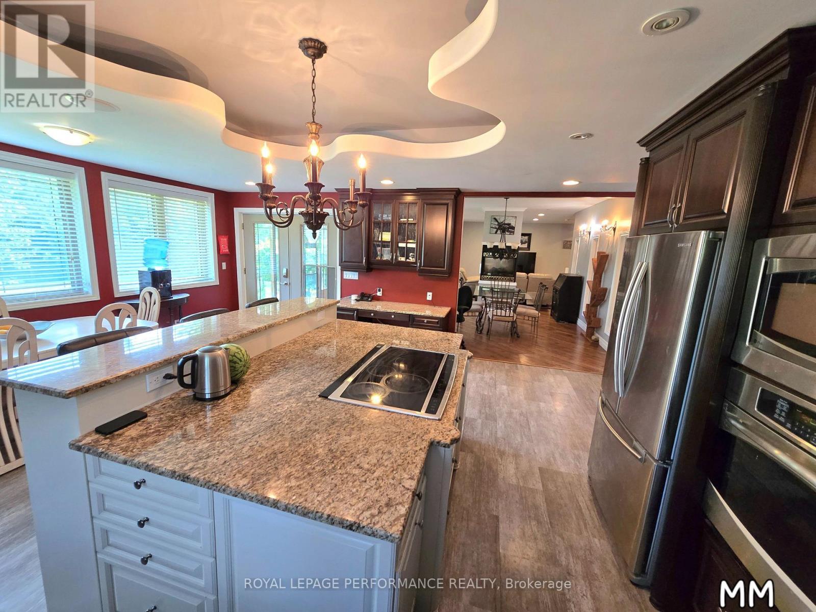 












78 EILEEN STREET

,
Laurentian Valley,




Ontario
K8A6W2

