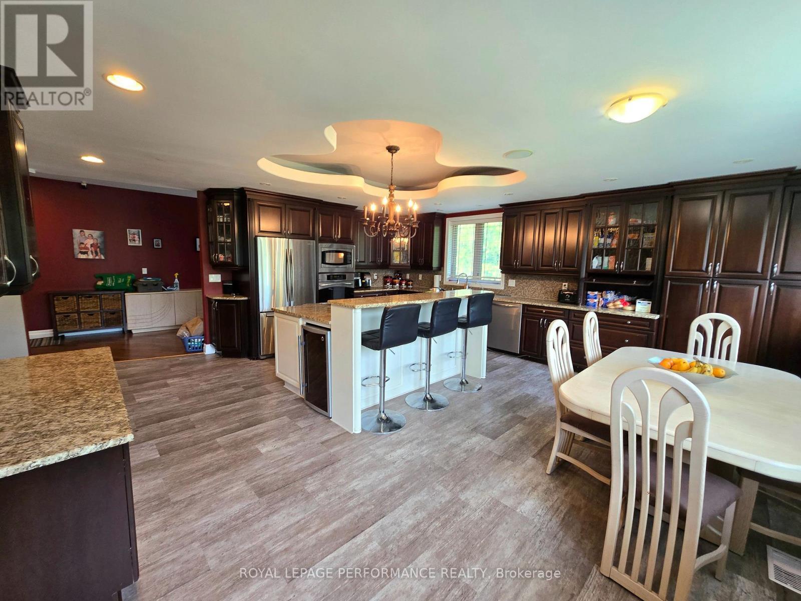 












78 EILEEN STREET

,
Laurentian Valley,




Ontario
K8A6W2

